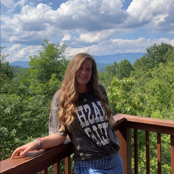 Meet your Posher, Briley - Picture 1 of 1